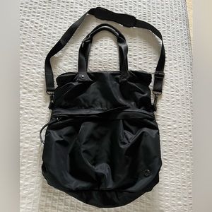 Large Lululemon Fold-over Crossbody Tote: Black